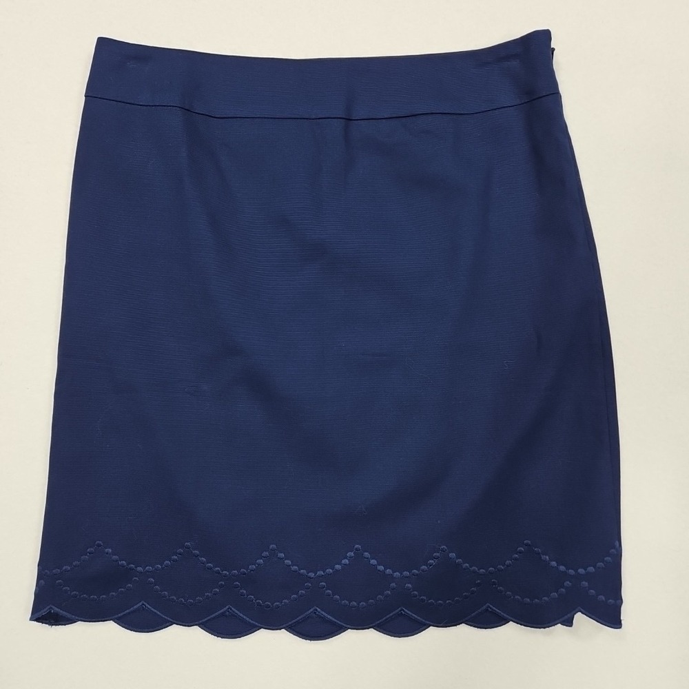 Talbots Navy Blue Embroidered Scallop Hem Skirt Size‎ 2 Side Zip Lined Stretch